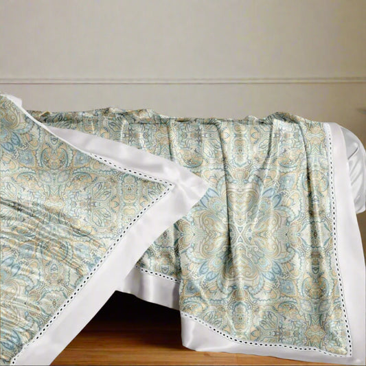 Emerald Embrace Bedding Set
